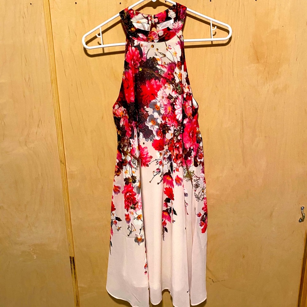 Flowered short dress